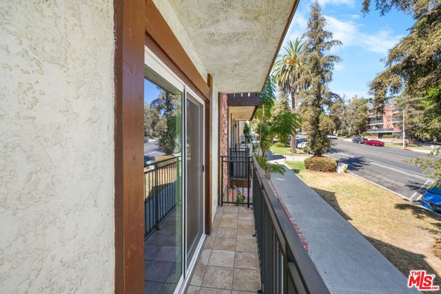 525 La Fayette Park Place 115, Los Angeles, CA 90057
