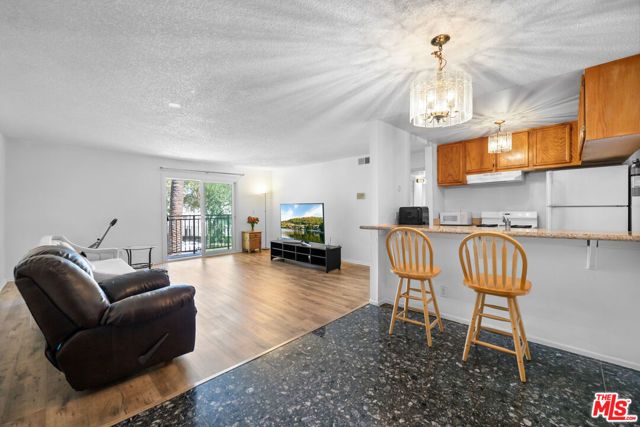 525 La Fayette Park Place 115, Los Angeles, CA 90057