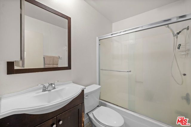 525 La Fayette Park Place 115, Los Angeles, CA 90057