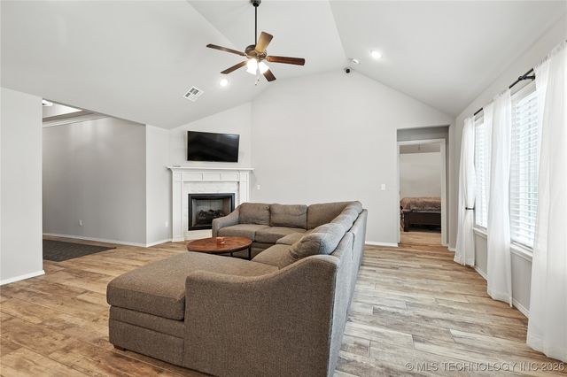 15903 E 74th Street North, Owasso, OK 74055