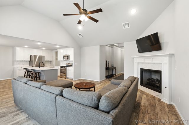 15903 E 74th Street North, Owasso, OK 74055