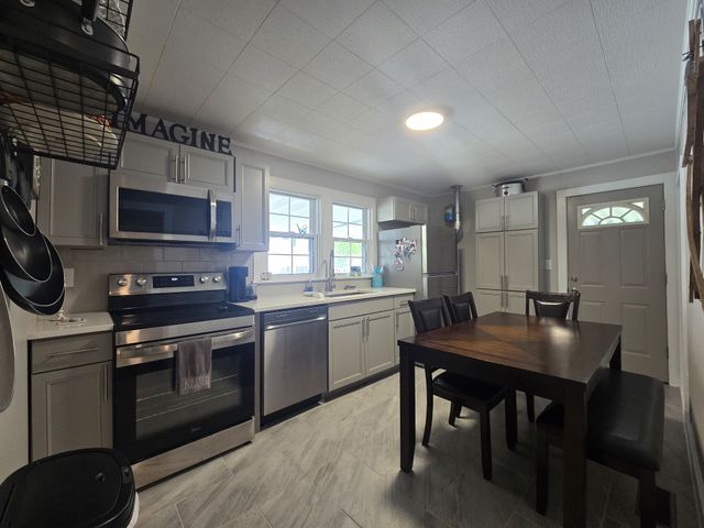 1901 Cherry St, Columbia, TN 38401