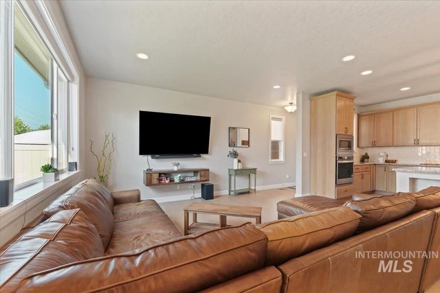 5773 W Riva Capri St, Meridian, ID 83646