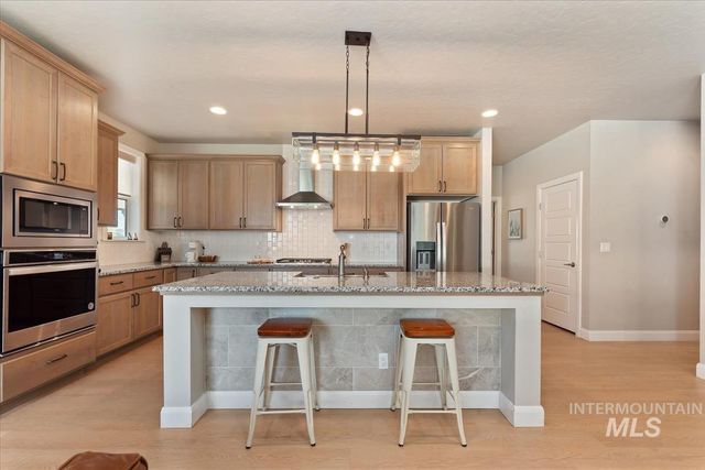 5773 W Riva Capri St, Meridian, ID 83646