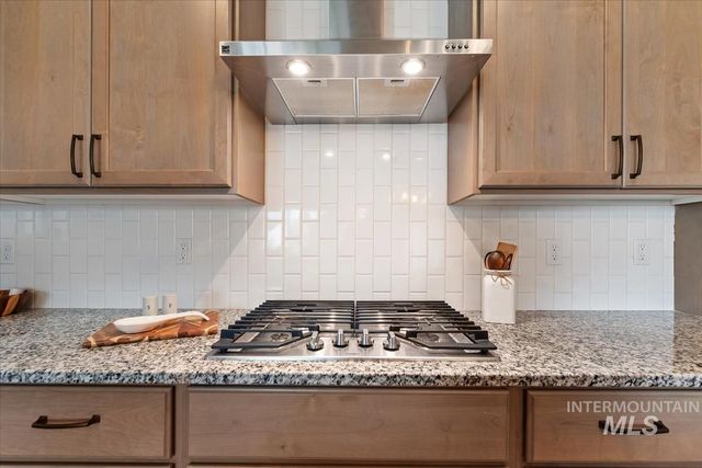 5773 W Riva Capri St, Meridian, ID 83646