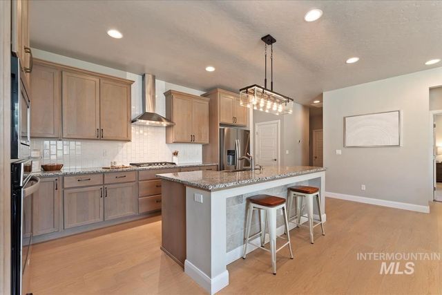 5773 W Riva Capri St, Meridian, ID 83646