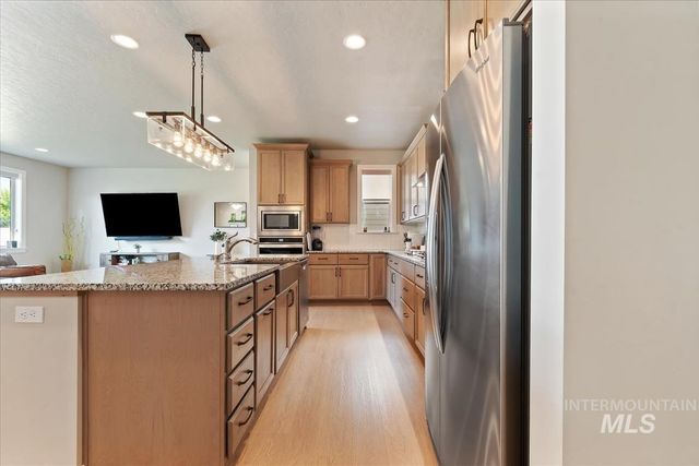 5773 W Riva Capri St, Meridian, ID 83646