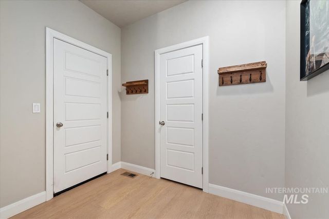 5773 W Riva Capri St, Meridian, ID 83646