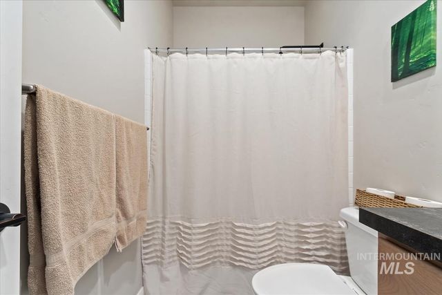 5773 W Riva Capri St, Meridian, ID 83646