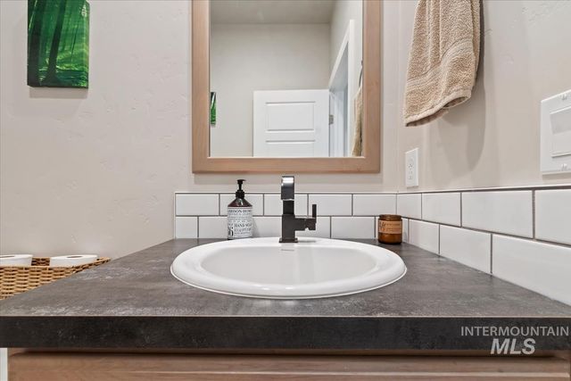 5773 W Riva Capri St, Meridian, ID 83646