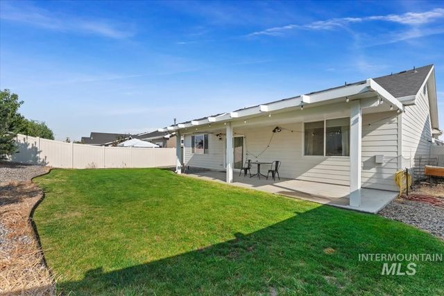 5773 W Riva Capri St, Meridian, ID 83646