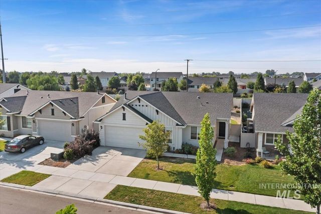 5773 W Riva Capri St, Meridian, ID 83646