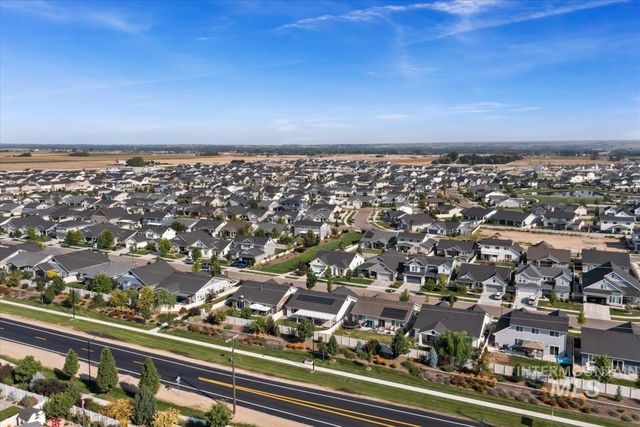 5773 W Riva Capri St, Meridian, ID 83646