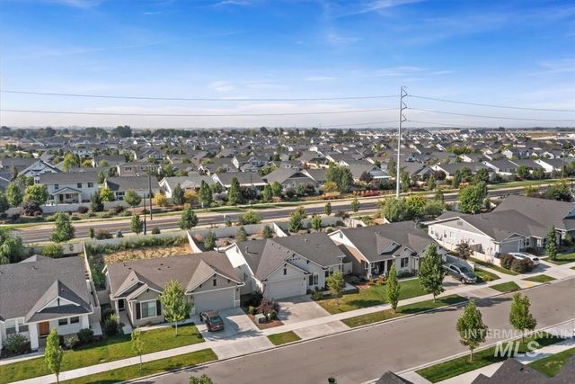 5773 W Riva Capri St, Meridian, ID 83646