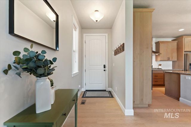 5773 W Riva Capri St, Meridian, ID 83646