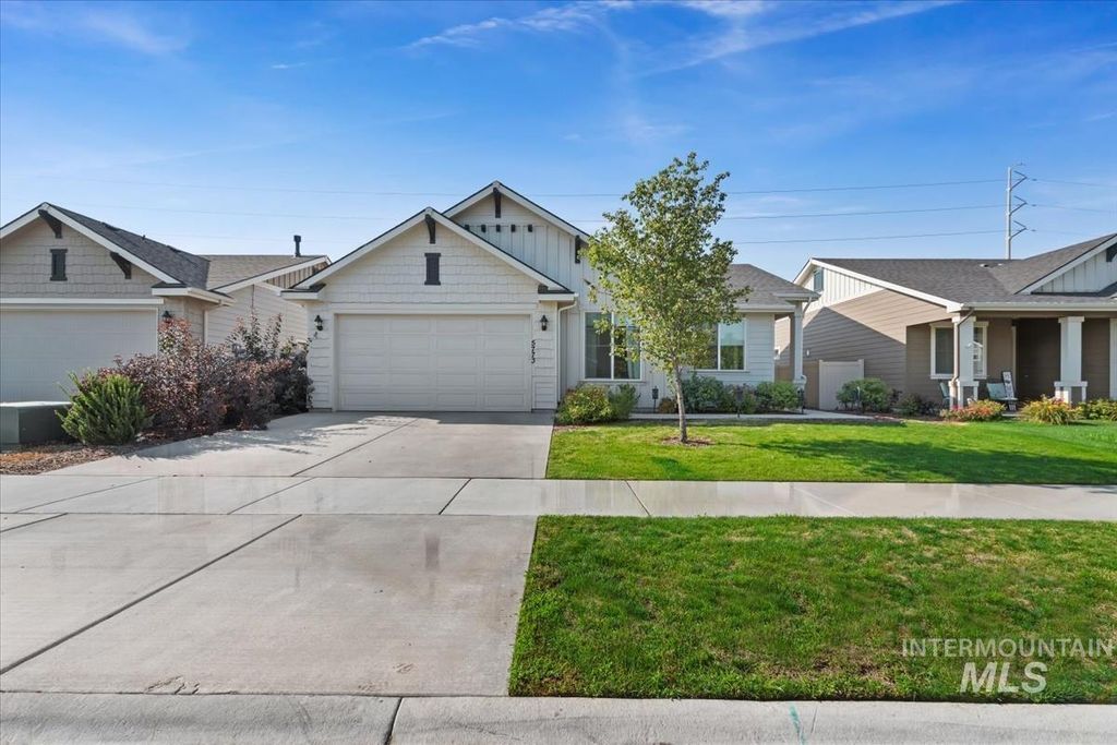 5773 W Riva Capri St, Meridian, ID 83646