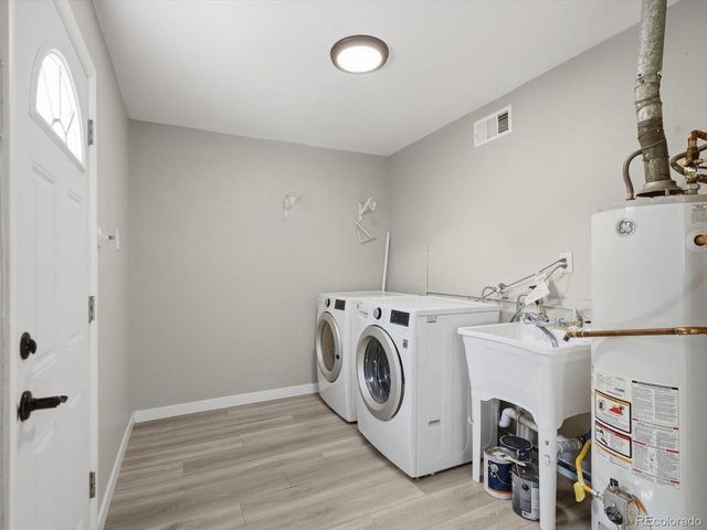 1180 Vaughn St, Aurora, CO 80011