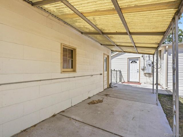 1180 Vaughn St, Aurora, CO 80011