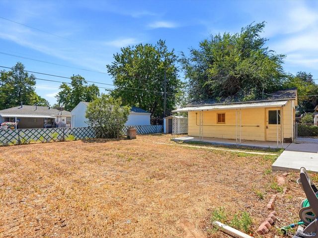1180 Vaughn St, Aurora, CO 80011