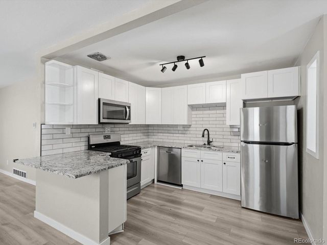 1180 Vaughn St, Aurora, CO 80011