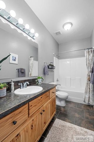 453 W 350 N, Blackfoot, ID 83221