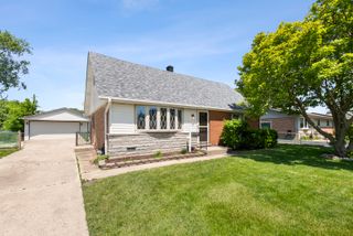 7118 Stanford Drive, Bridgeview, IL 60455
