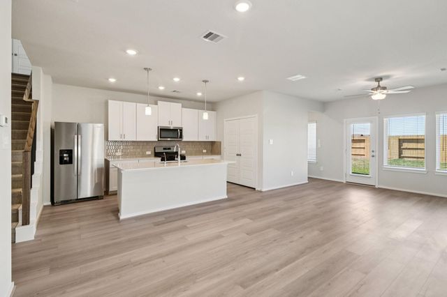 5104 Redbud Valley Drive, Pearland, TX 77584