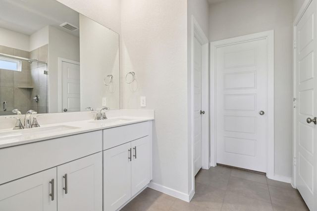 5104 Redbud Valley Drive, Pearland, TX 77584