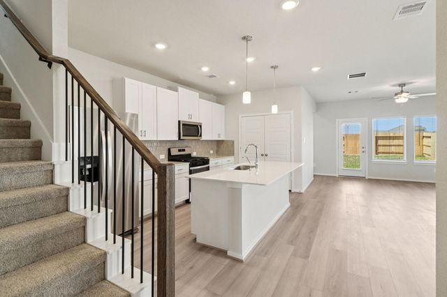 5104 Redbud Valley Drive, Pearland, TX 77584