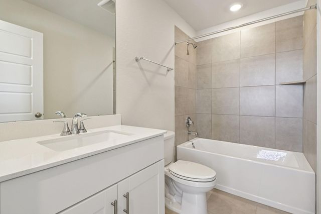 5104 Redbud Valley Drive, Pearland, TX 77584