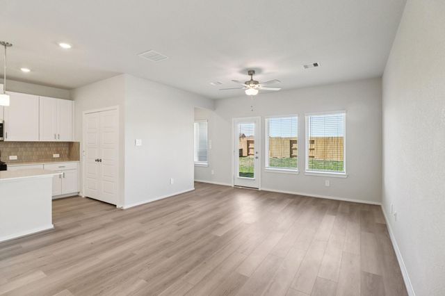 5104 Redbud Valley Drive, Pearland, TX 77584