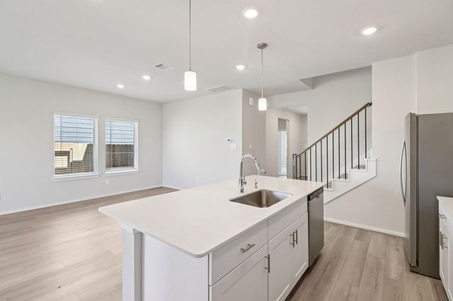 5104 Redbud Valley Drive, Pearland, TX 77584