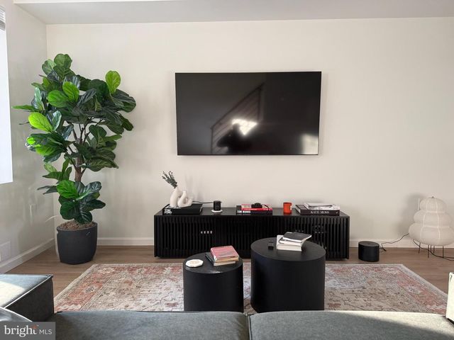 5326 9TH ST NW, Washington, DC 20011