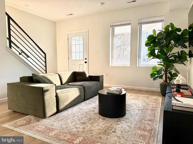 5326 9TH ST NW, Washington, DC 20011