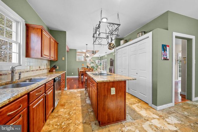 4 RIDGE CT, Medford, NJ 08055