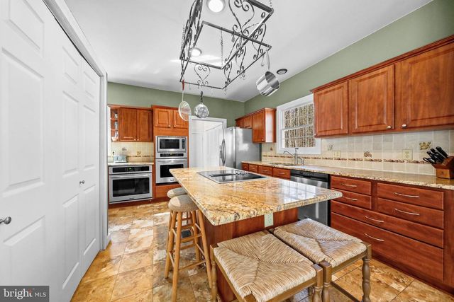 4 RIDGE CT, Medford, NJ 08055