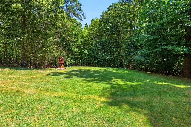 106 Valley Rd, Southampton, MA 01073