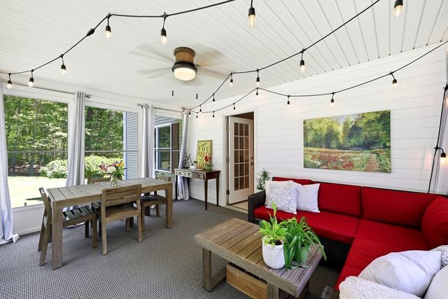 106 Valley Rd, Southampton, MA 01073