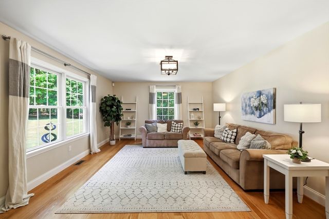 106 Valley Rd, Southampton, MA 01073