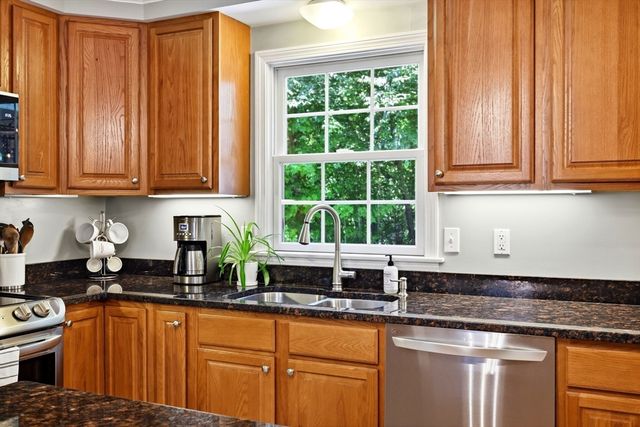 106 Valley Rd, Southampton, MA 01073
