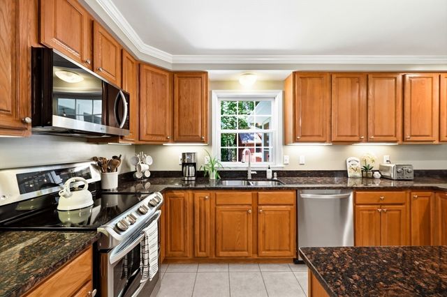 106 Valley Rd, Southampton, MA 01073
