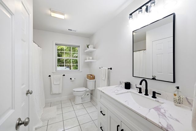 106 Valley Rd, Southampton, MA 01073