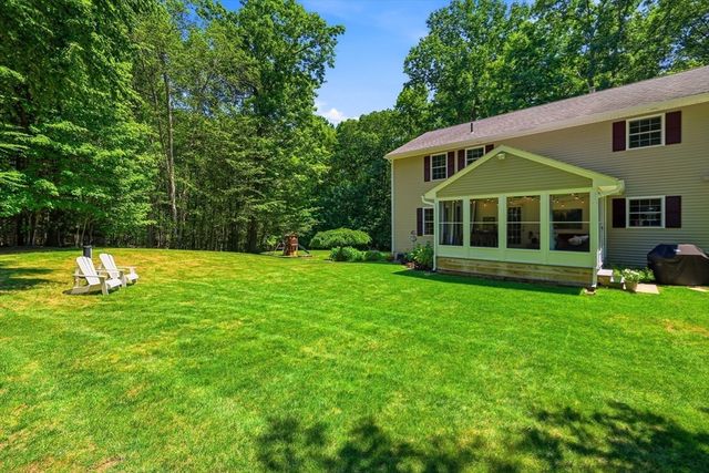 106 Valley Rd, Southampton, MA 01073