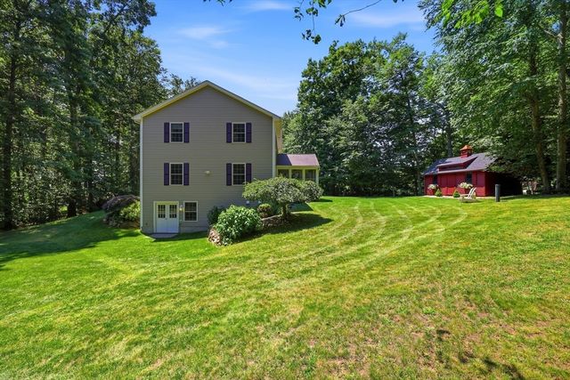 106 Valley Rd, Southampton, MA 01073