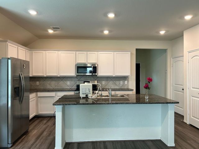765 Camden Valley Lane, La Marque, TX 77568