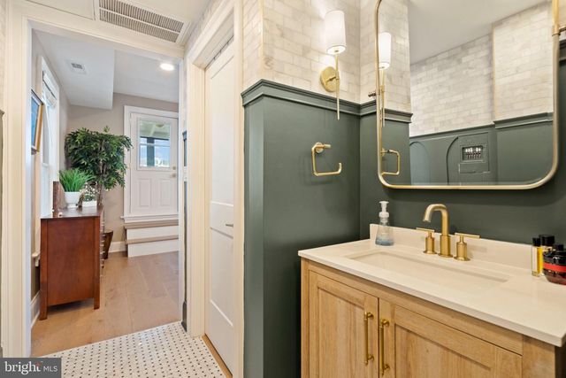 1223 FAIRMONT ST NW, Washington, DC 20009