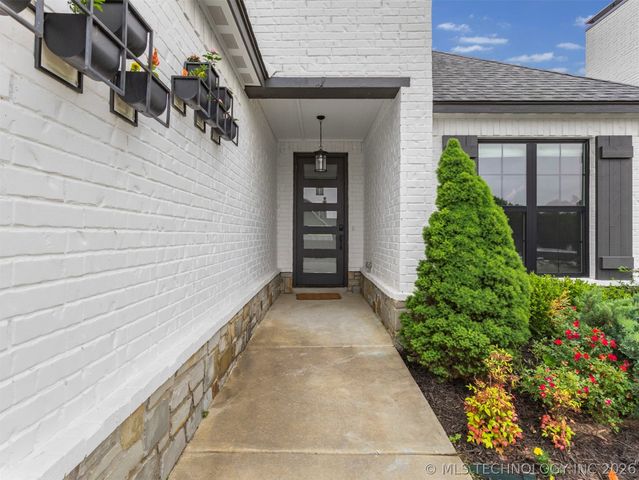 528 E 126th Street S, Jenks, OK 74037
