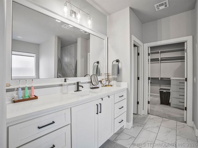528 E 126th Street S, Jenks, OK 74037