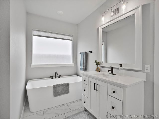 528 E 126th Street S, Jenks, OK 74037