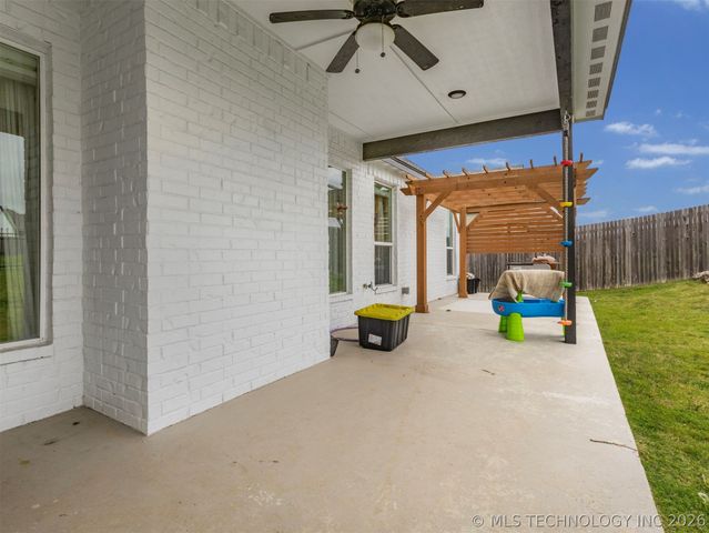 528 E 126th Street S, Jenks, OK 74037
